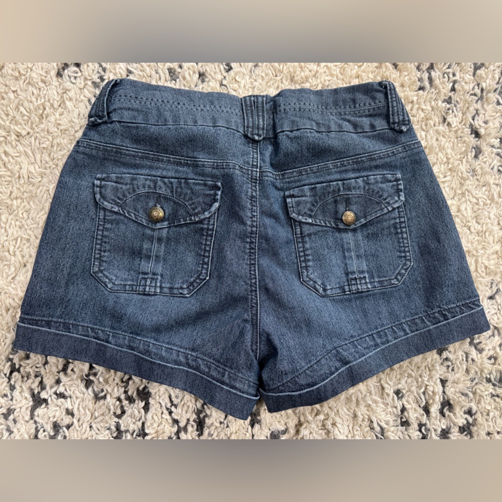 One 5 One ladies size 6 shorts - Picture 2 of 3